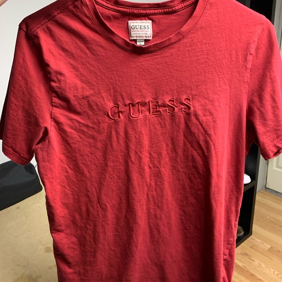 Guess tee - Picture 1 of 1